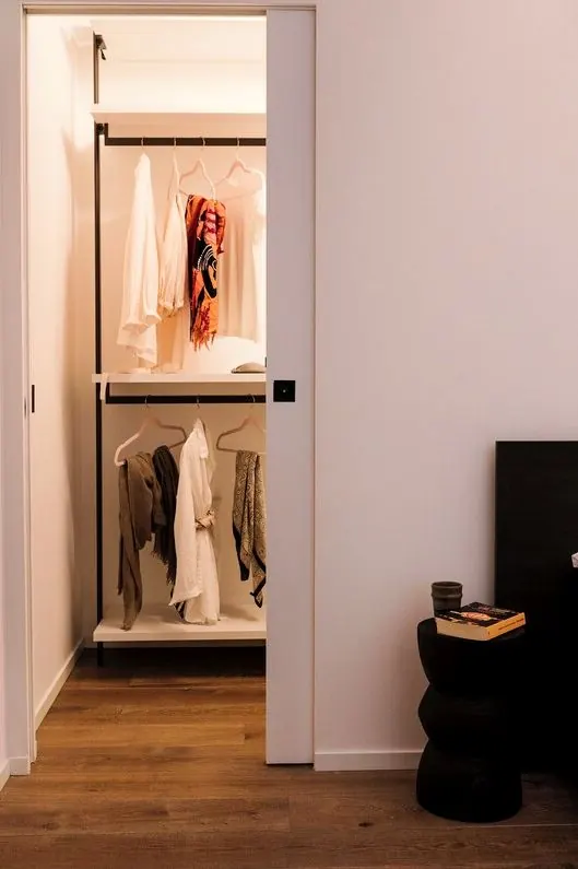 Walk-in wardrobe