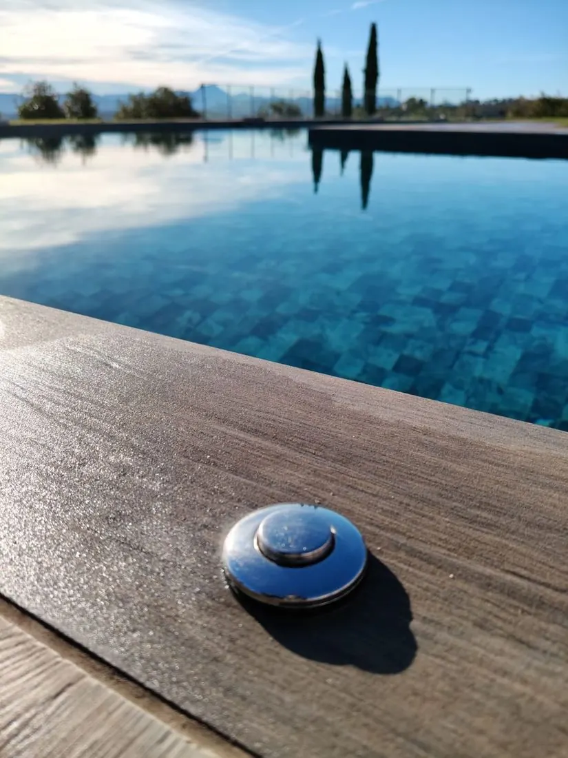 Poolside detail